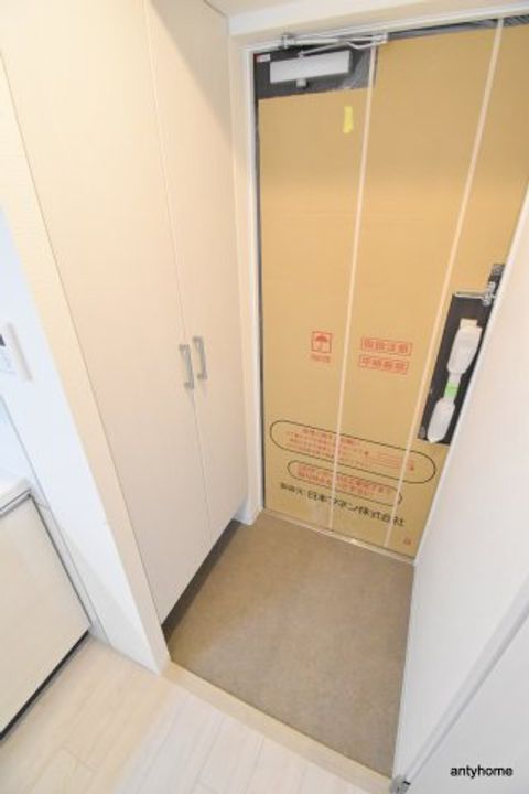 大阪府大阪市浪速区桜川2丁目(マンション)の賃貸物件の玄関