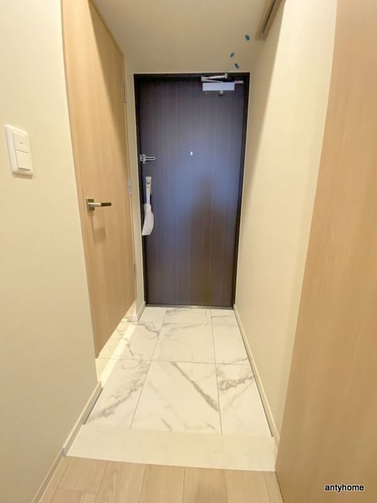 リビオメゾン新大阪の玄関