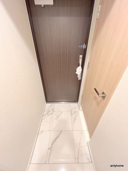リビオメゾン新大阪の玄関