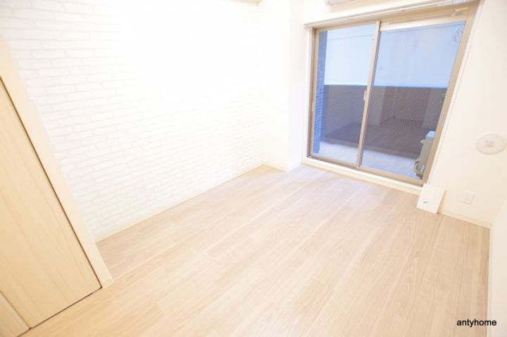 プレサンス大手前ピリオドの居間