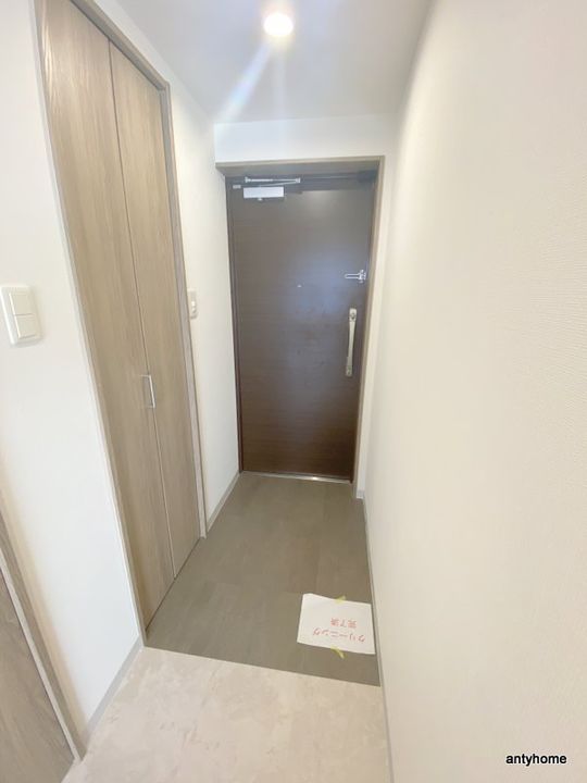 La CASA 上汐の玄関