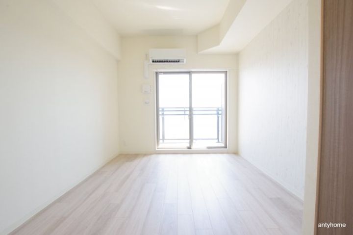 アドバンス大阪ヴェンティの居間