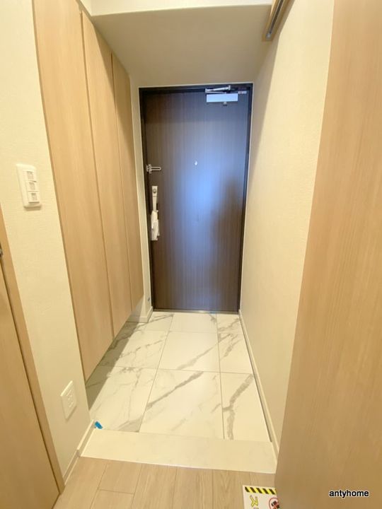 リビオメゾン新大阪の玄関