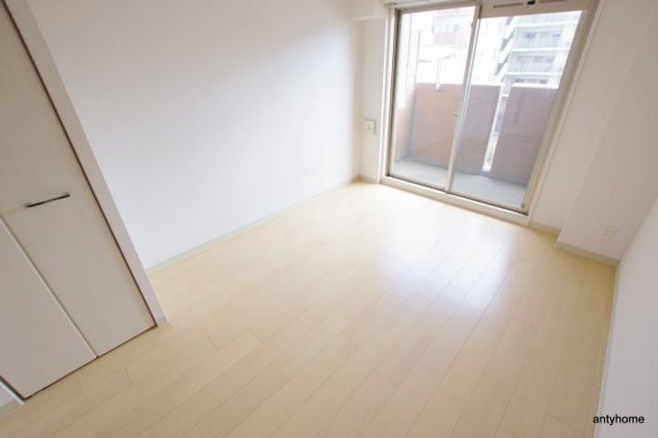 プレサンス天神橋ディオレの居間