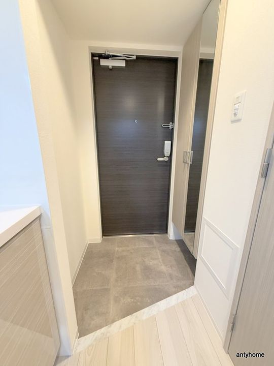 大阪府大阪市中央区谷町1丁目(マンション)の賃貸物件の玄関