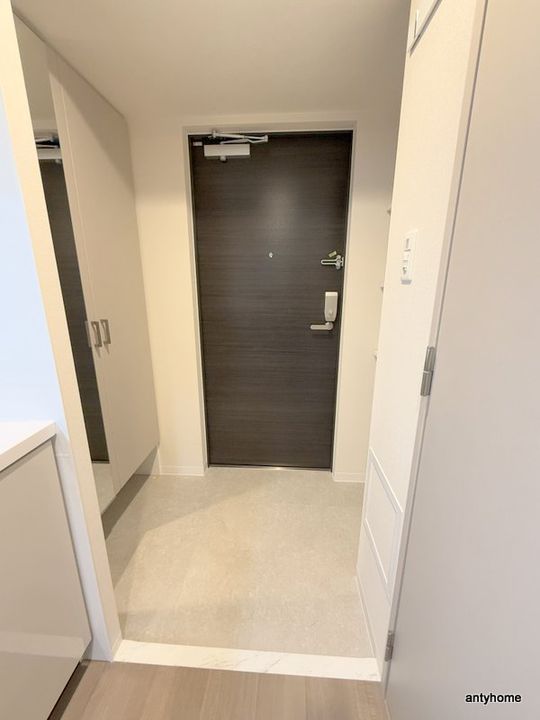 大阪府大阪市中央区谷町1丁目(マンション)の賃貸物件の玄関