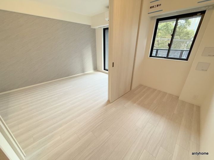 コンフォリア新大阪宮原Qの寝室