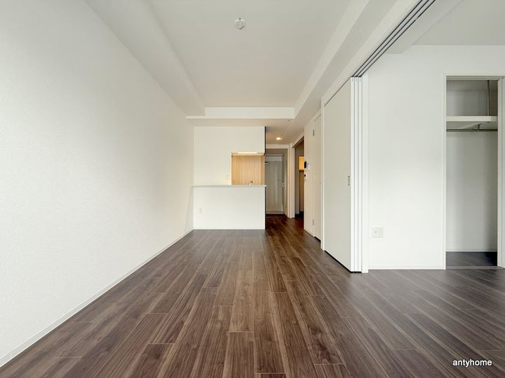 セレニテフラン新大阪の居間