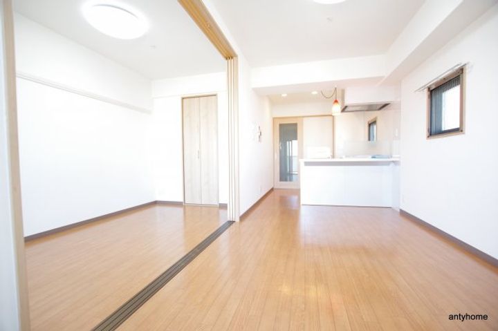 第22関根マンションの居間