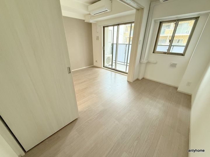 STANDZ新大阪の寝室