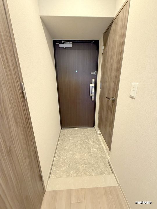 リビオメゾン新大阪の玄関