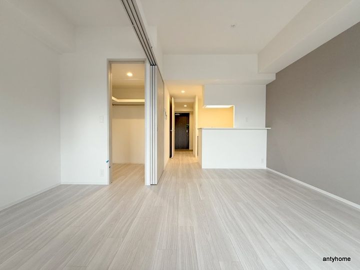 コンフォリア・リヴ新大阪西宮原ソルテラスの居間