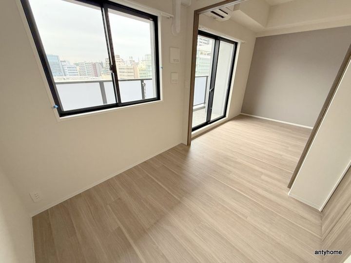 コンフォリア・リヴ新大阪西宮原ソルテラスの寝室