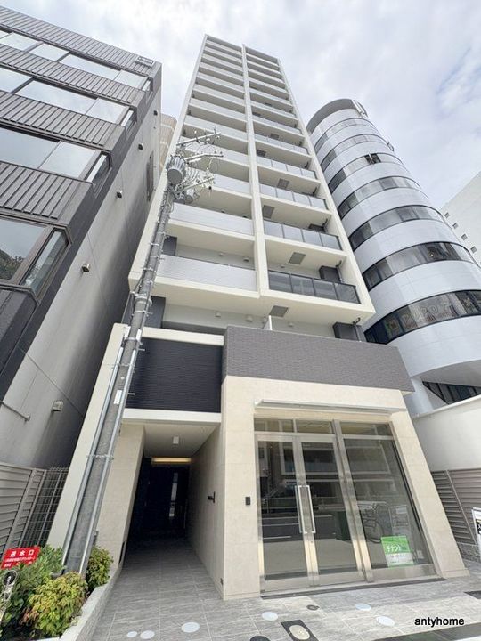 コンフォリア・リヴ南森町Ⅱの外観