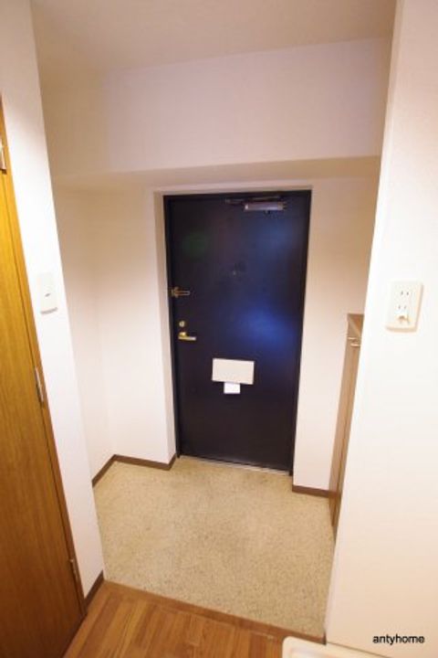 エスリード本町の玄関