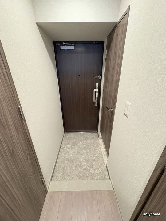 リビオメゾン新大阪の玄関