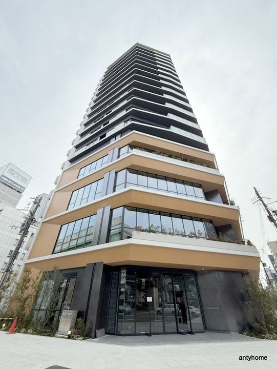 コンフォリア・リヴ本町WEST Qの外観