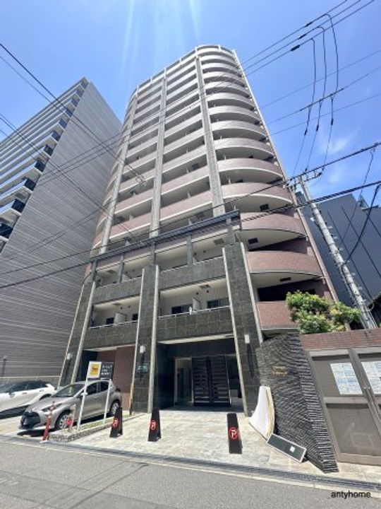 アーデンタワー西本町の外観