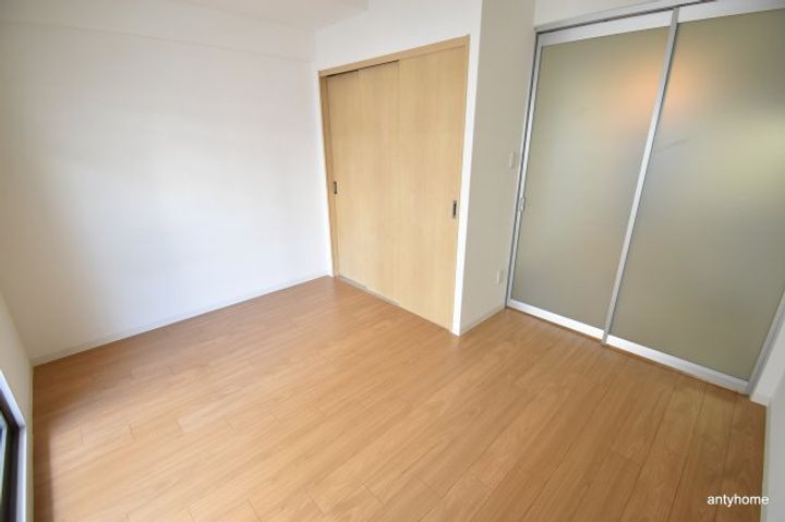 大阪府吹田市江坂町1丁目(マンション)の賃貸物件の居間