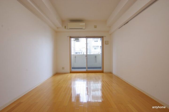 アーデンタワー靭公園の居間