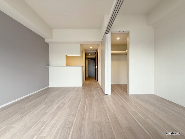 コンフォリア・リヴ新大阪西宮原ソルテラスの居間