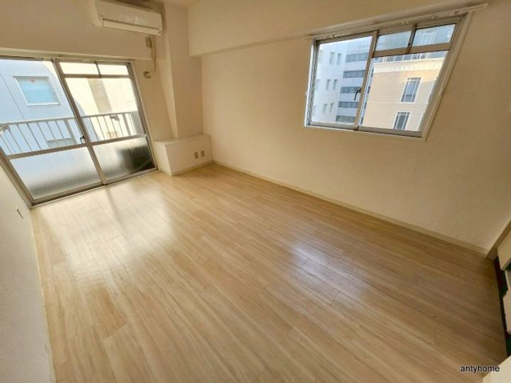 エルデ大手前の居間