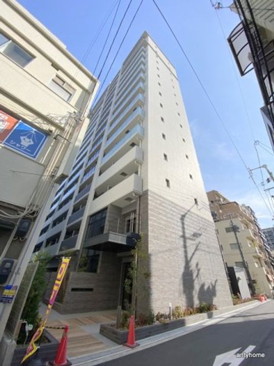 Quintet NAMBA(旧:レジュールアッシュNAMBA)の外観