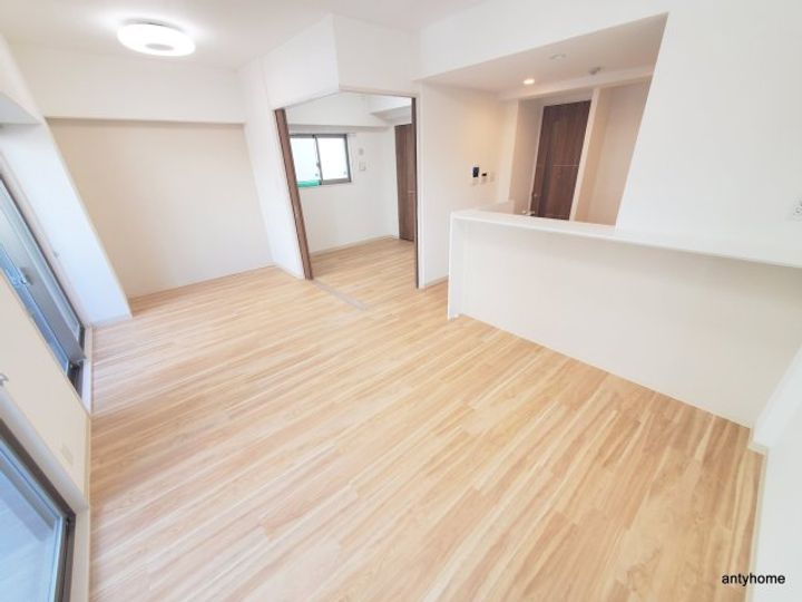 大阪府吹田市豊津町(マンション)の賃貸物件の居間