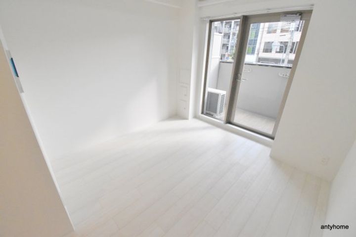 大阪府大阪市淀川区十三本町2丁目(マンション)の賃貸物件の居間