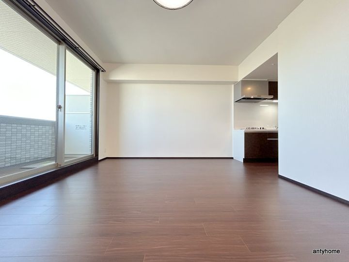 プレジオ帝塚山の居間