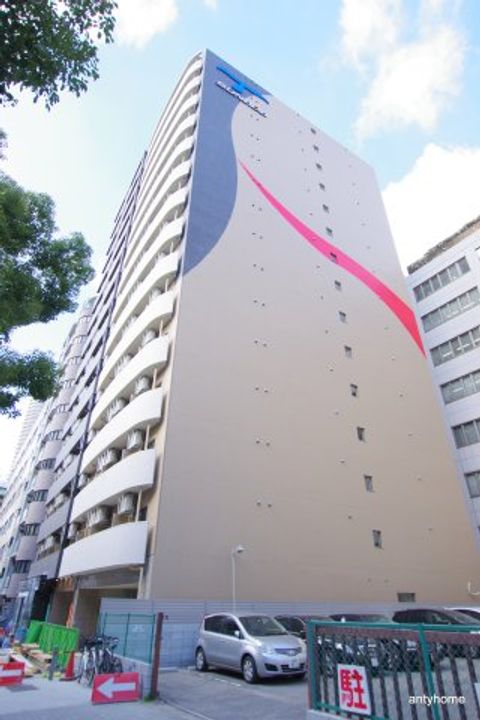 SERENiTE本町refletの外観