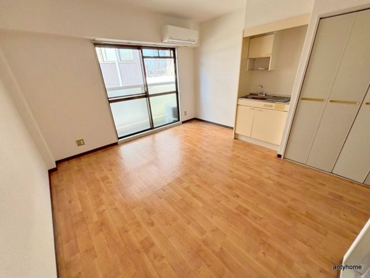 プレアール吹田泉町2の居間