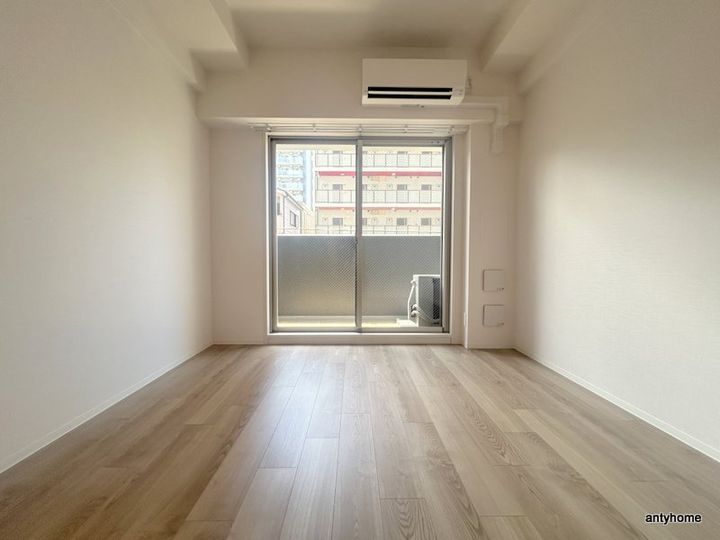 エスリード新大阪ザ・プレミアEASTの居間