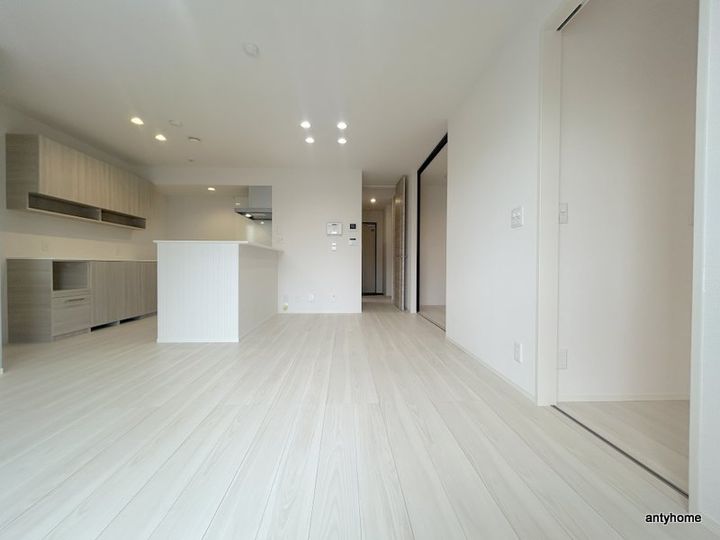 クラシスト泉町の居間