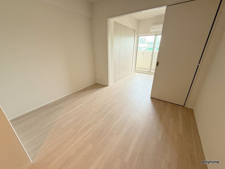 大阪府吹田市芳野町(マンション)の賃貸物件の居間