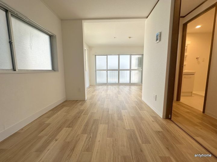 言野ビルの内装