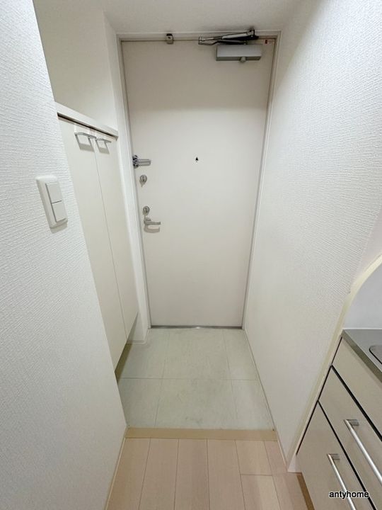 SERENiTE北浜の玄関