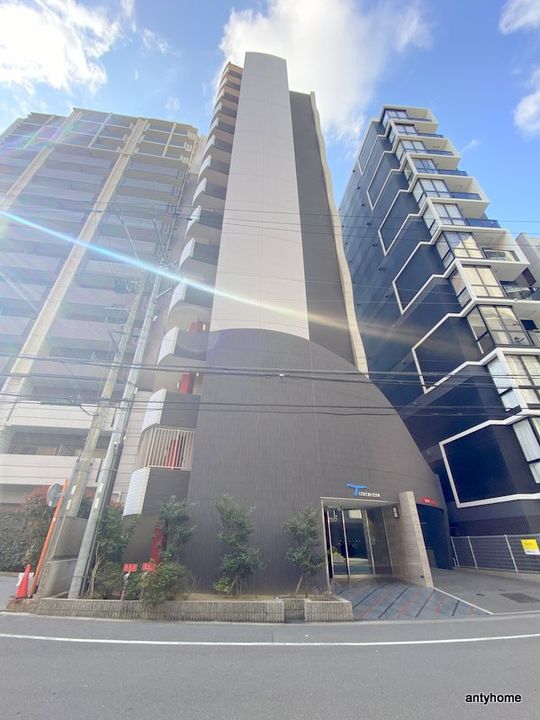 SERENiTE北浜の外観