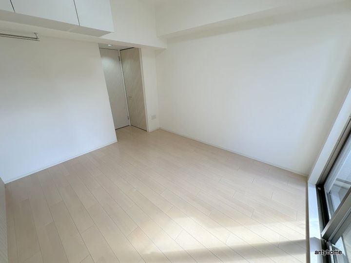 SERENiTE北浜の居間