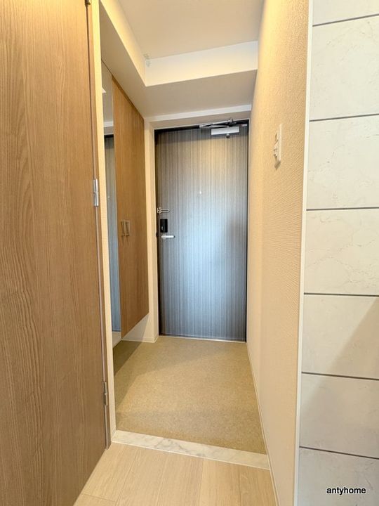 エスリード弁天町NORTH RESIDENCEの玄関