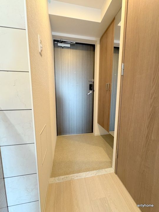 エスリード弁天町NORTH RESIDENCEの玄関