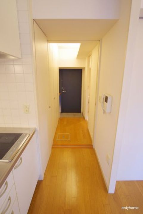 クリサンテームウエストの玄関