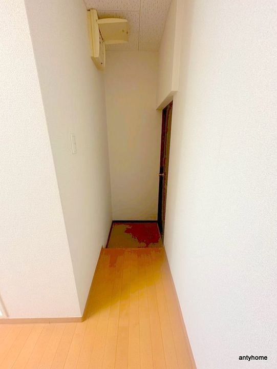 山本ビルの玄関