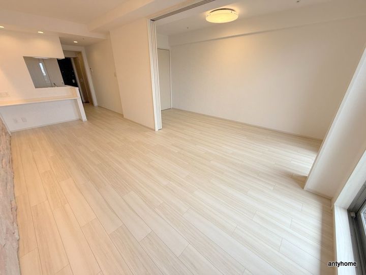 プレジオ永和ASIANの居間
