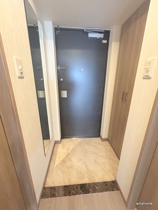 大阪府東大阪市高井田元町2丁目(マンション)の賃貸物件の玄関