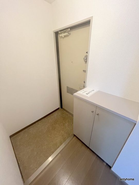 アイリス三井ビルの玄関