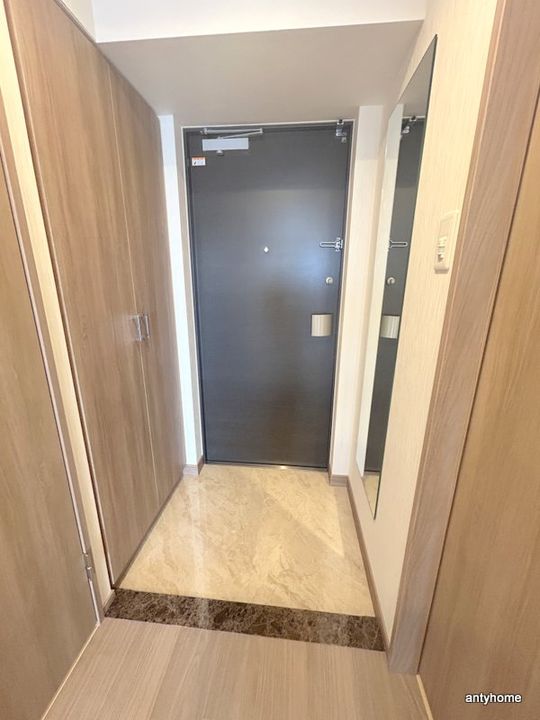 大阪府東大阪市高井田元町2丁目(マンション)の賃貸物件の玄関