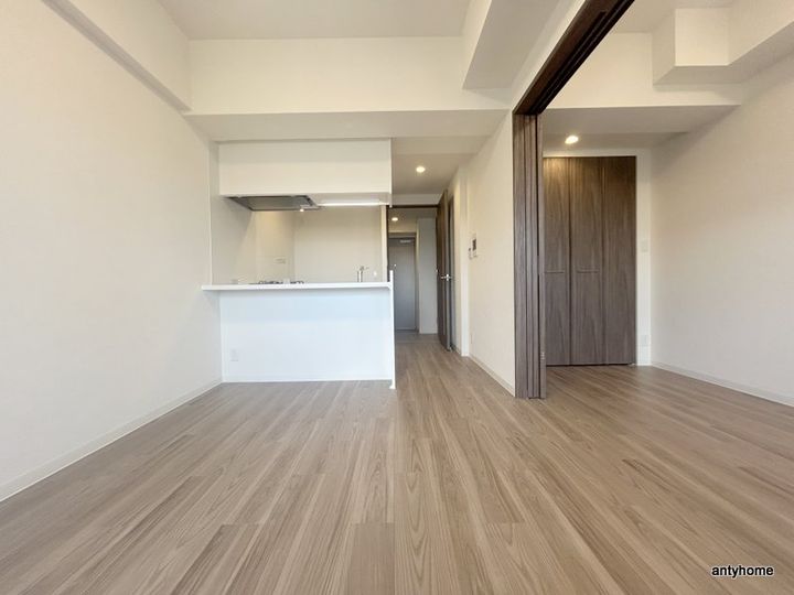 プレサンスOSAKA姫里ヴィオンの居間