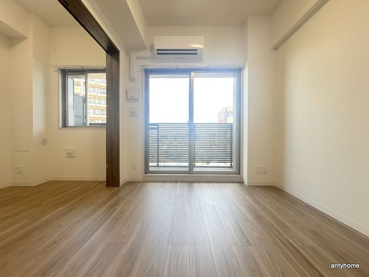 プレサンスOSAKA姫里ヴィオンの居間