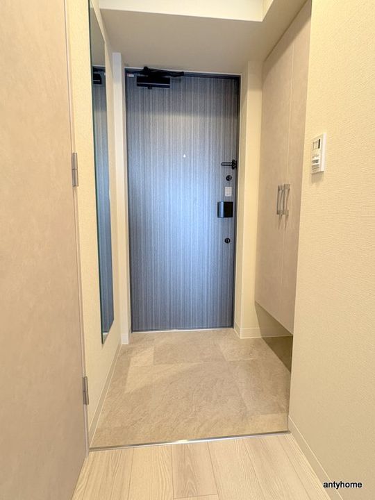 大阪府大阪市西区本田2丁目(マンション)の賃貸物件の玄関